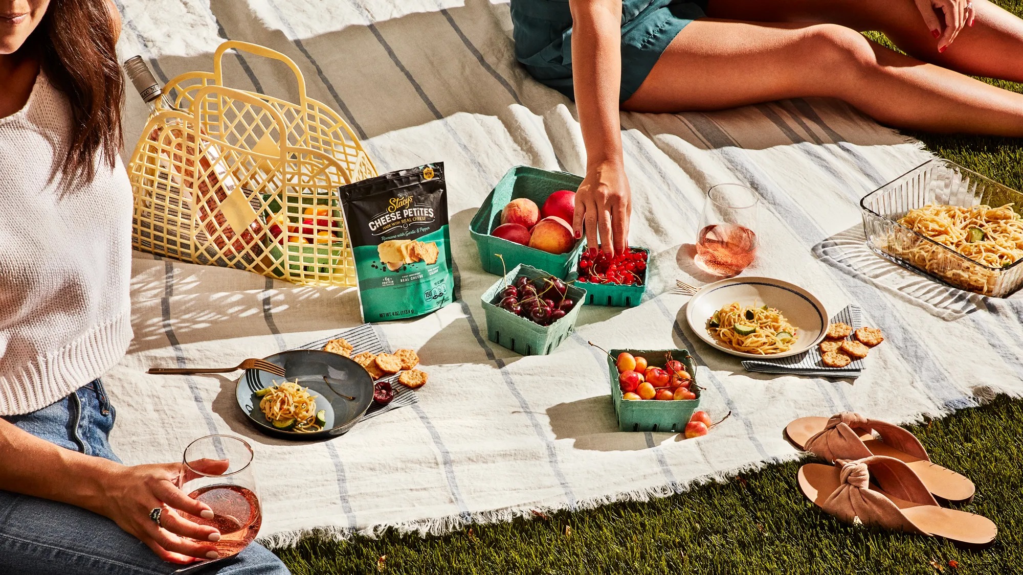 What To Bring Picnic For Your Next Outdoor Picnic