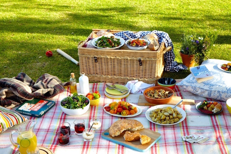 The 7 Basic Picnic Food Ideas For Large Groups