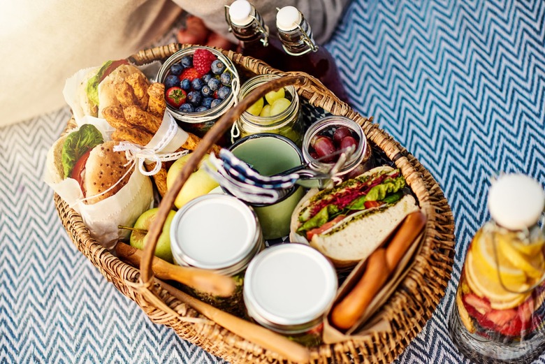 Cute Picnic Food Ideas For Couples